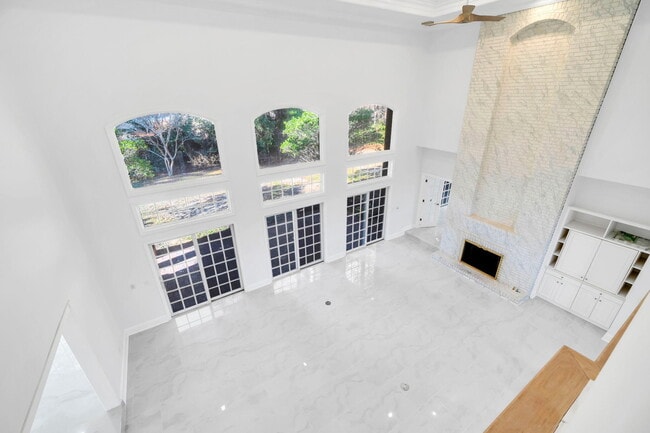 Building Photo - 1524 Glenlake Cir