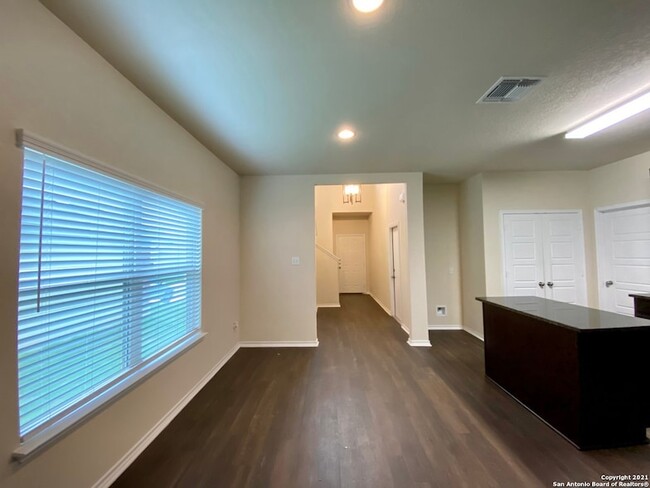 Building Photo - 491 Hunters Rnch E