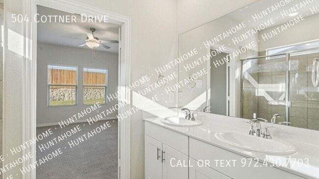 Building Photo - 504 Cottner Dr