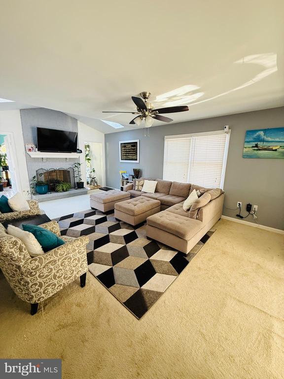 Building Photo - 16108 Kennedy St