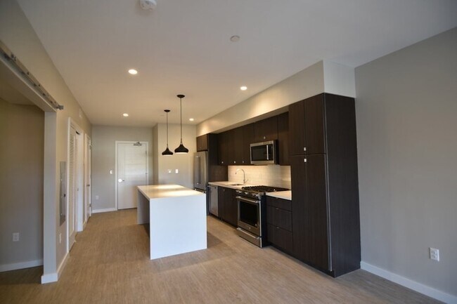 Building Photo - 120 Savin Hill Ave