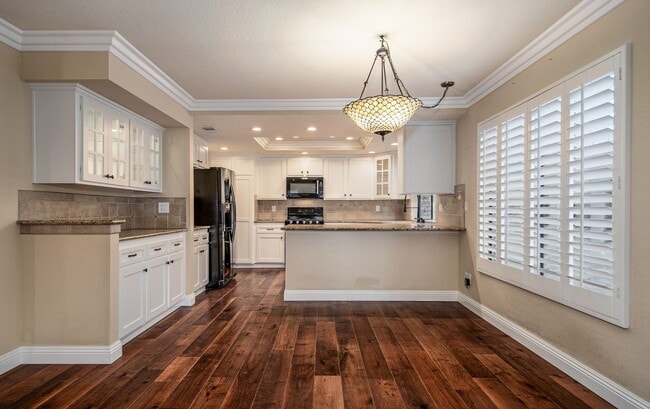 Building Photo - Beautiful 4 Bedroom Home on Cul-de-sac
