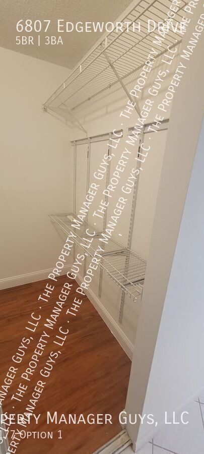 Building Photo - 6807 Edgeworth Dr