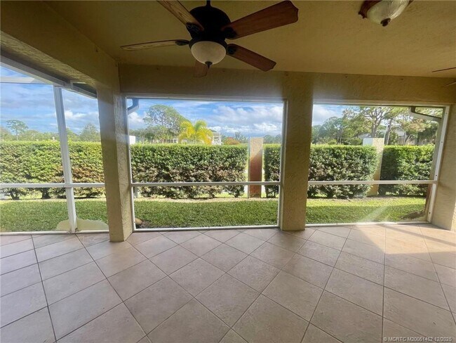 Building Photo - 1397 SW 24th Ln