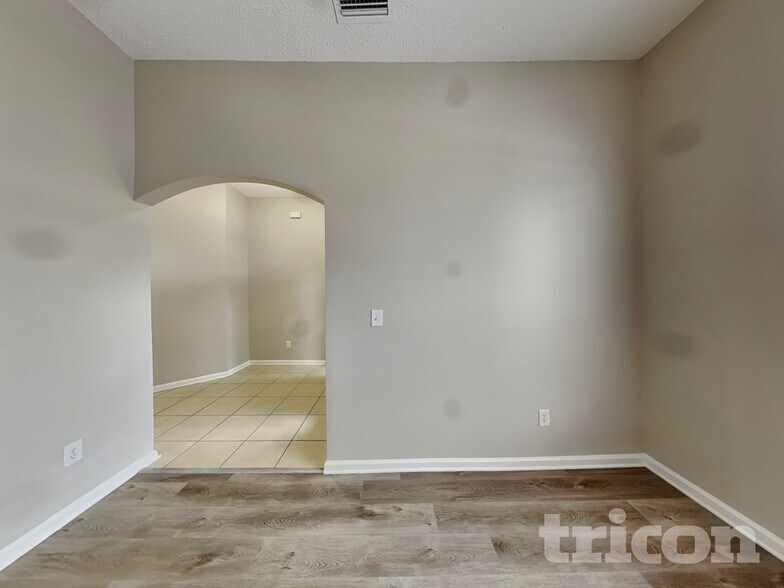 Building Photo - 883 Oak Arbor Cir