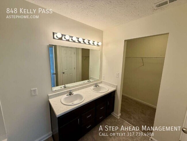 Building Photo - 848 Kelly Pass