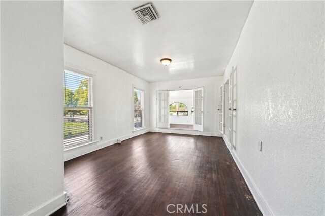Building Photo - 3098 N Arrowhead Ave