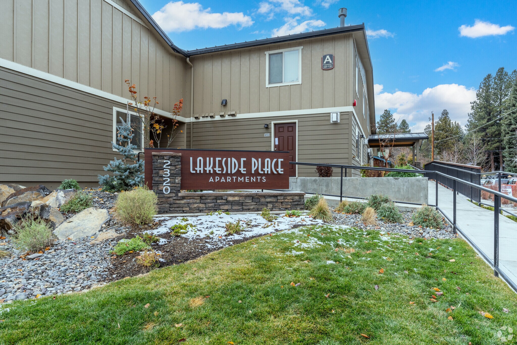 Alternate - Lakeside Place Apartments