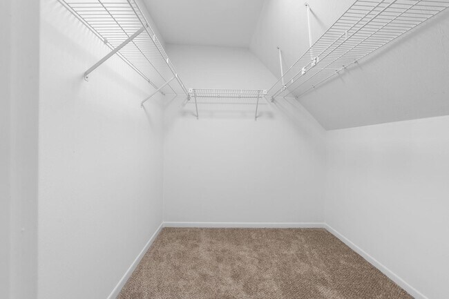 Building Photo - 2 Rockingham Ct