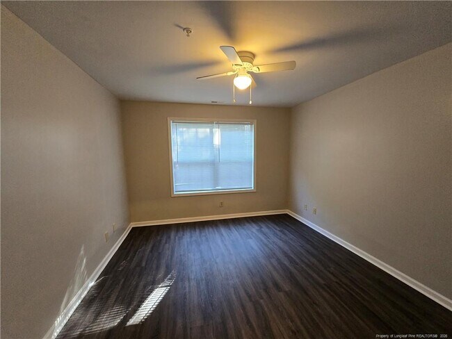 Building Photo - 267 Waterdown Dr