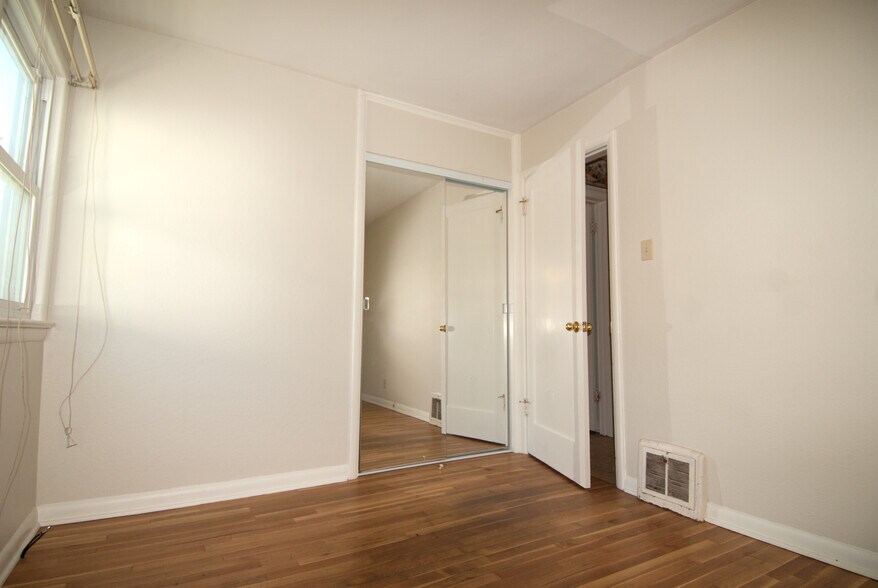 BED ROOM - 804 E Dale St