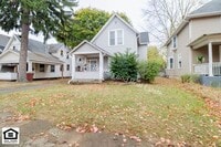 Building Photo - 1030 1/2 Lake Ave