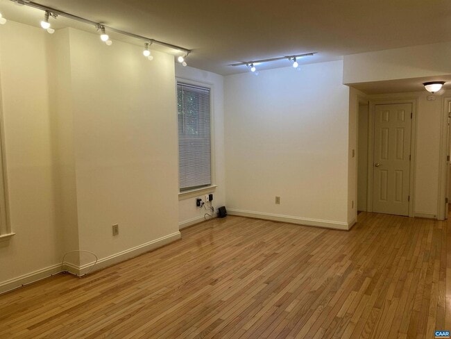 Building Photo - 415 2nd St NE