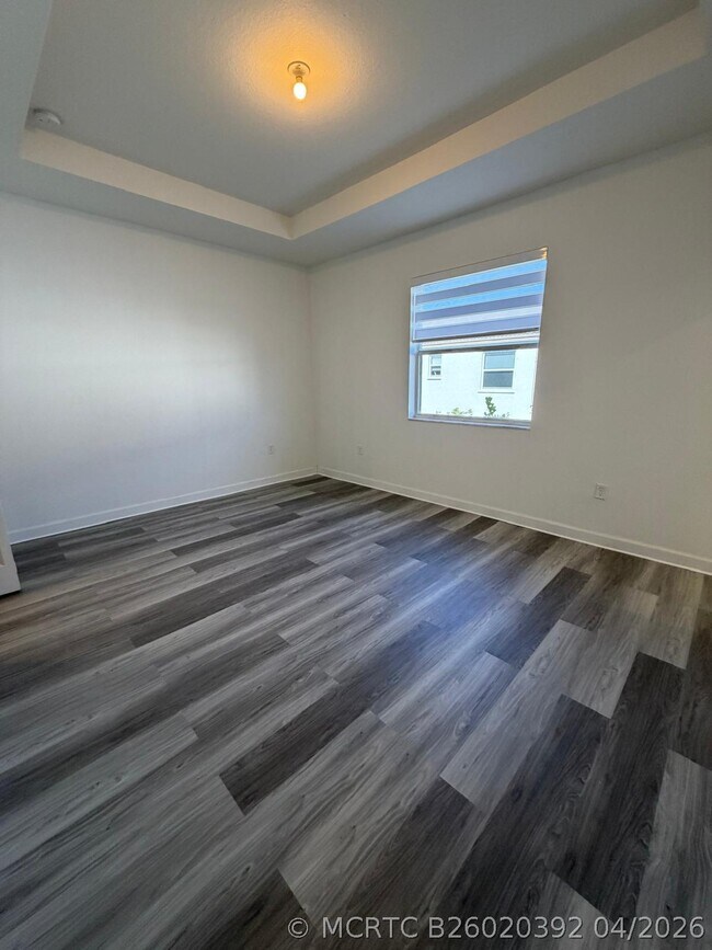Building Photo - 2885 SE 25th Ave