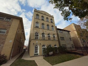 Building Photo - 7512 N Claremont Ave