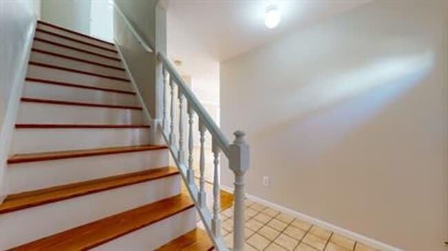 Building Photo - 2 Bedroom 2.5 Bath Townhouse