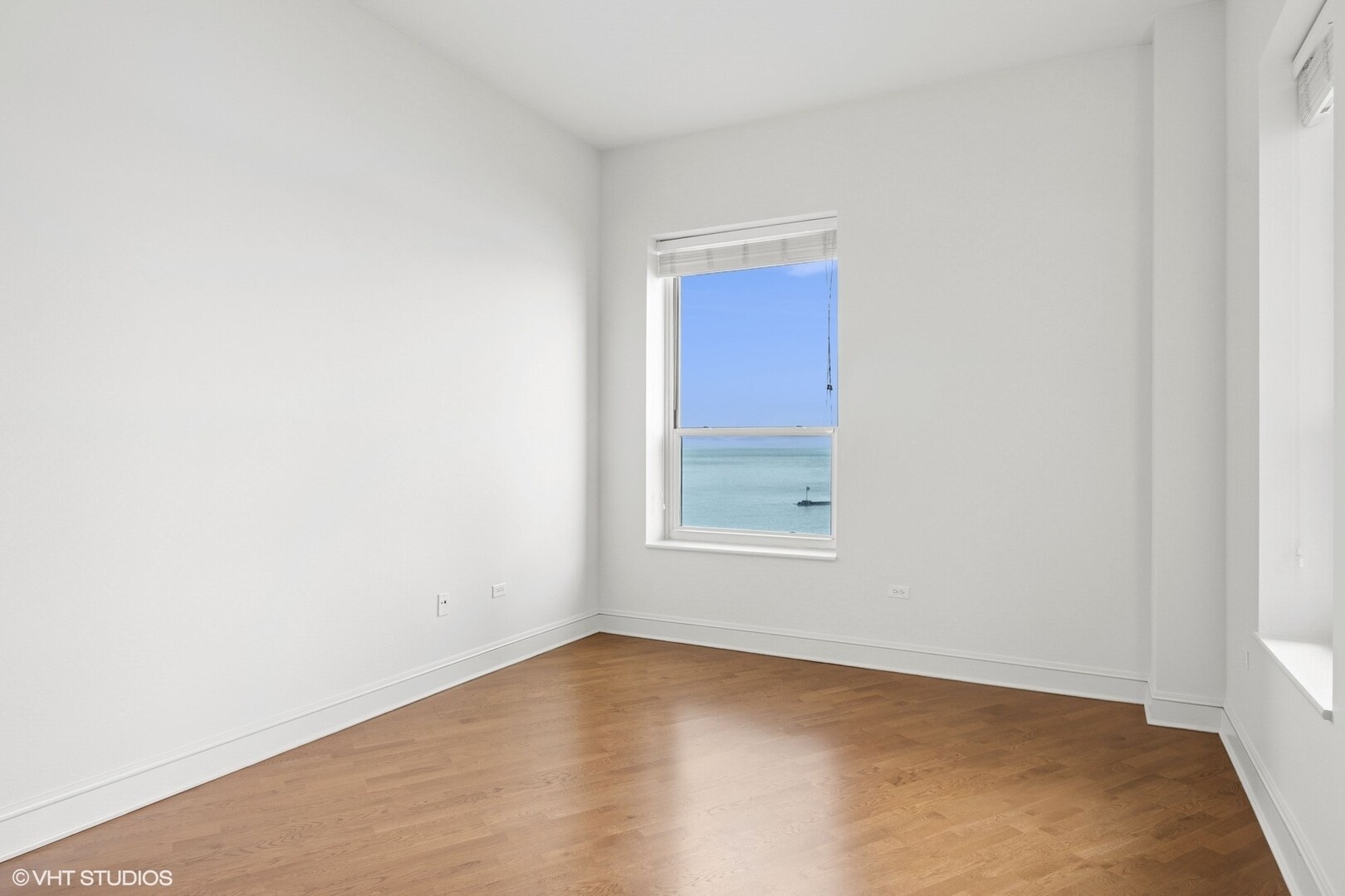 Building Photo - 850 N Lake Shore Dr