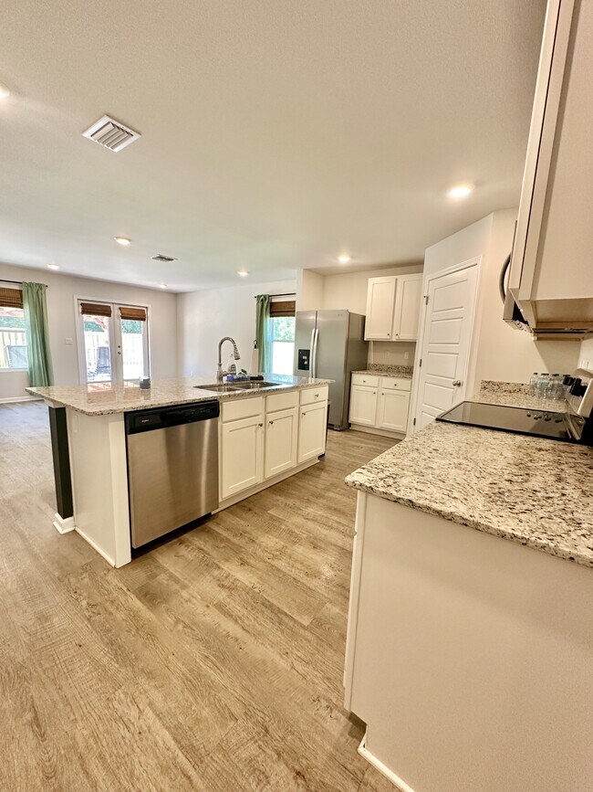 Building Photo - 26 Gray Fox Ct