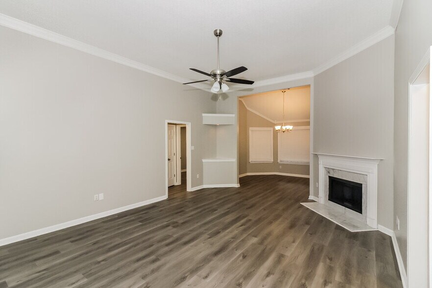 Building Photo - 745 N Sanga Rd