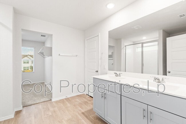 Building Photo - 374 Wayne Wy