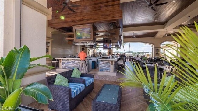 Building Photo - 10124 Colonial Country Club Blvd