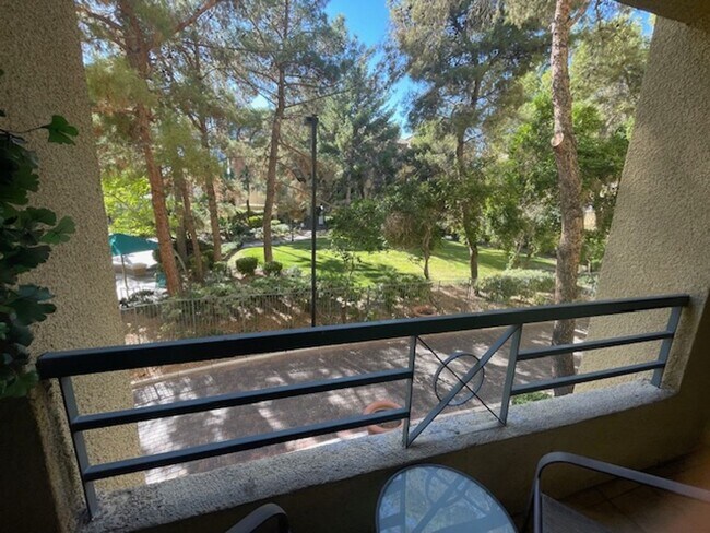 Building Photo - Meridian 2 Bd / 2 Ba with Laminate Flooring in Living Room & Bedroom Areas