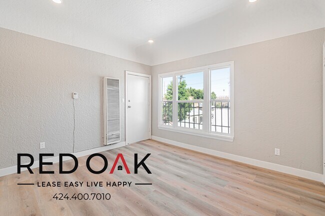 Building Photo - 1623 W 39th Pl