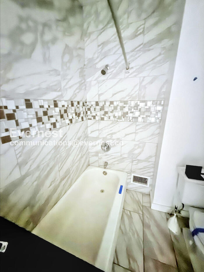 Building Photo - 506 Westminster St