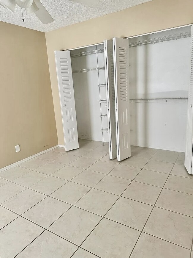 Building Photo - 2818 Stoneway Ln