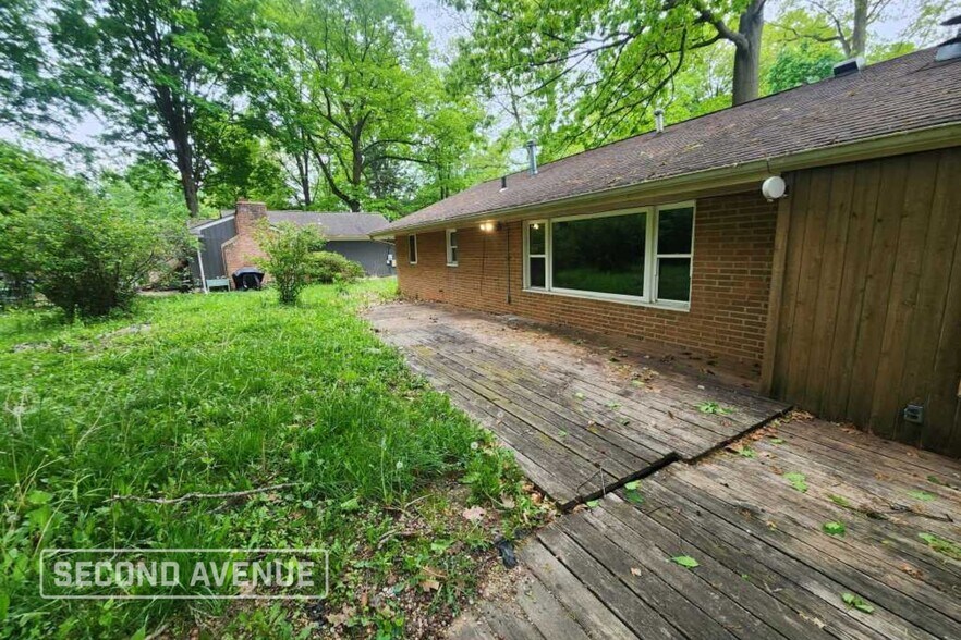 Building Photo - 1224 Maycroft Rd