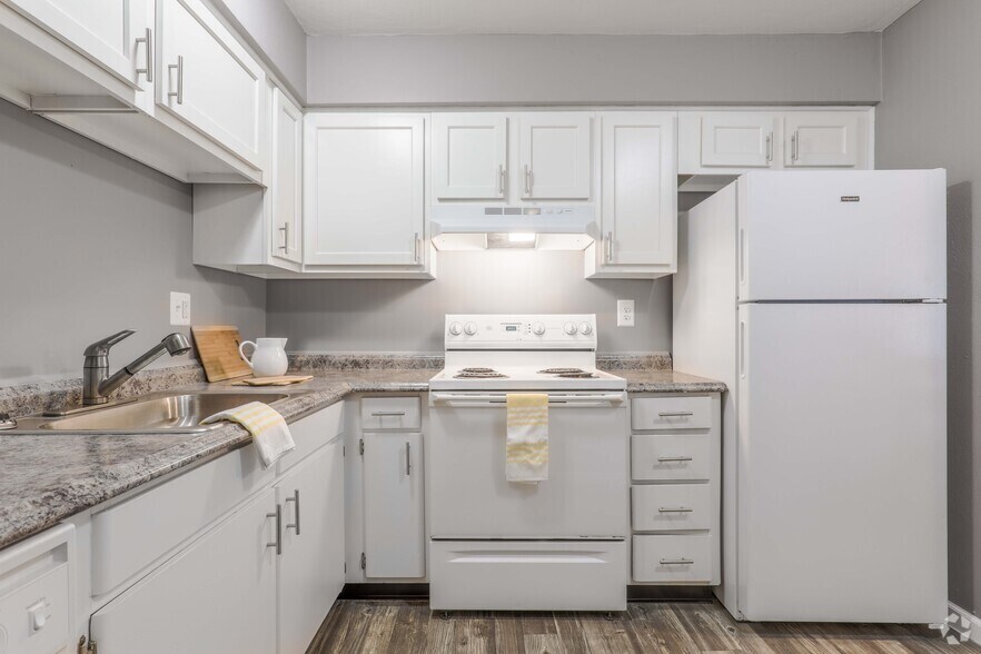 THE BRICKS AT 6888 6888 Brandt Pike Huber Heights OH 45424