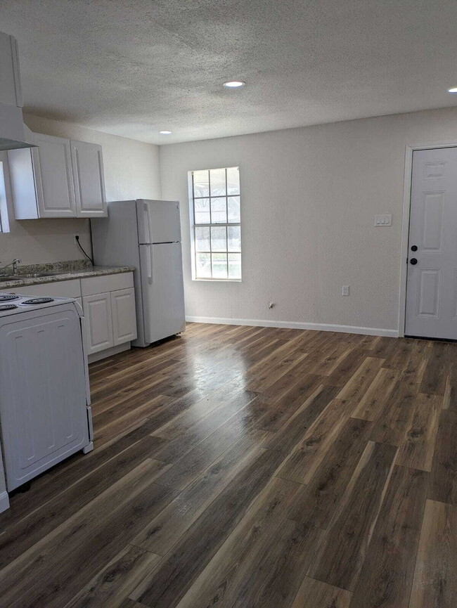 Building Photo - 4602 Centralia Dr