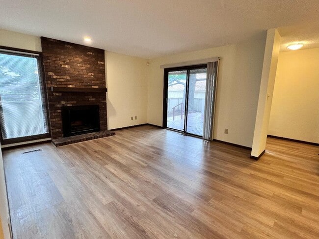 Building Photo - 2309A Melrose Dr