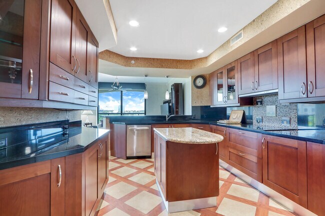 Building Photo - 3630 Gardens Pkwy