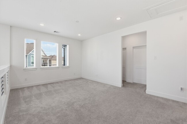 Building Photo - 15155 Colorado Bnd Pk Dr