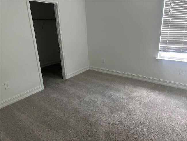 Building Photo - 7129 119th Ct E