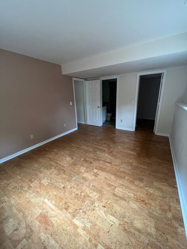 Building Photo - CHARMING 2 Bed 2 Bath Condo in Gunbarrel- ...