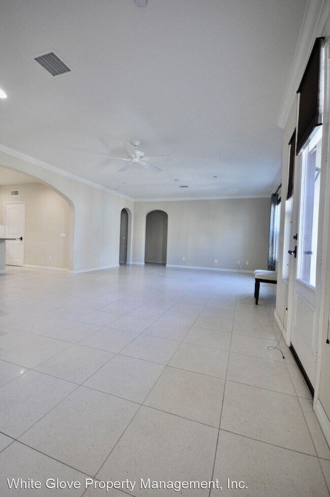 Building Photo - 3 br, 3.5 bath House - 756 South Olive Street