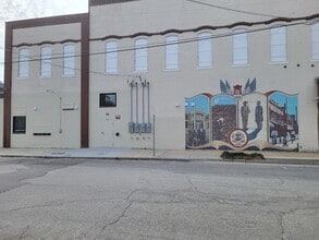 Building Photo - 101 North St