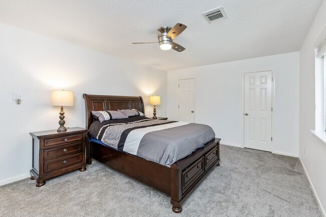 Building Photo - 15826 Jamie Lee Dr