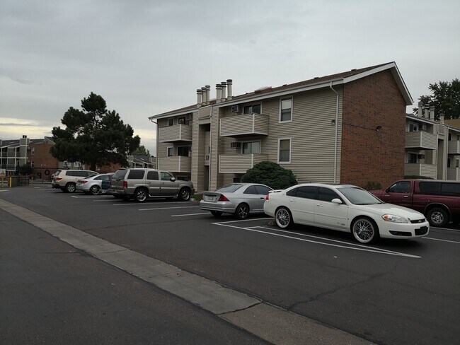 Building Photo - 10150 E Virginia Ave