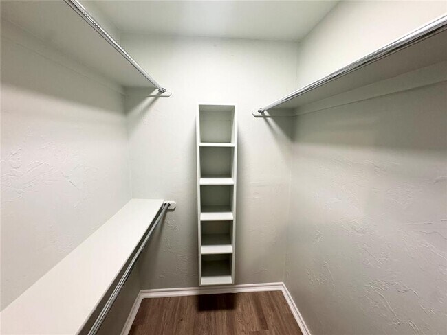 Building Photo - 8225 NW 83rd Pl