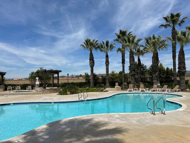 Building Photo - COMING SOON! Heather Ridge 2 Bedroom Townh...