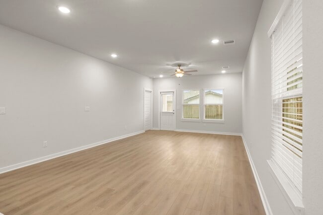 Building Photo - 8619 Blueberry Ash St