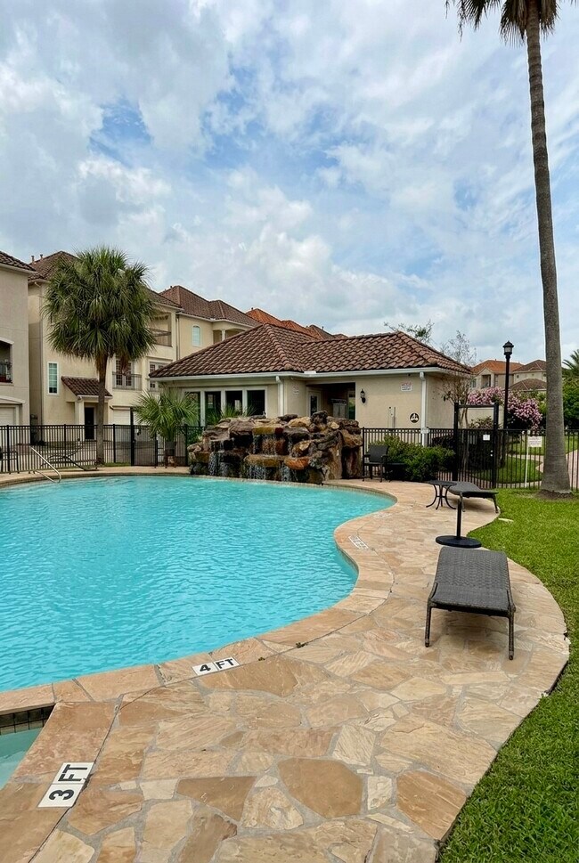 Building Photo - 7202 Harmony Cove