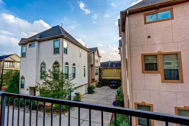 Building Photo - 1319 Birdsall St