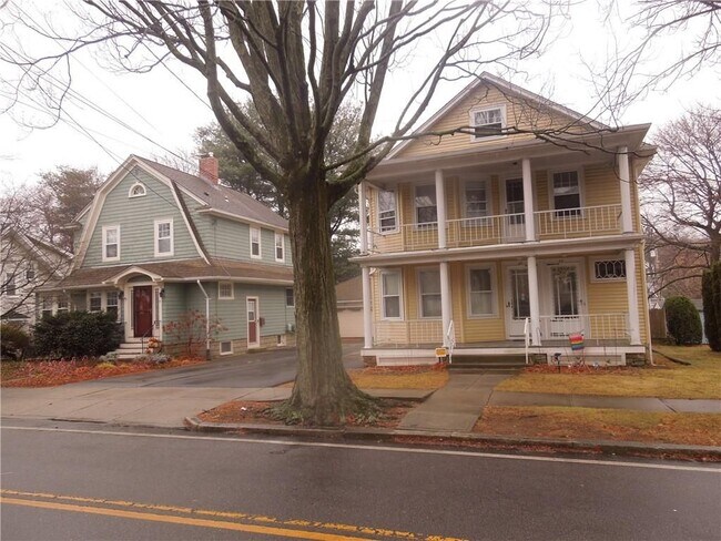 Building Photo - 44 Gentian Ave