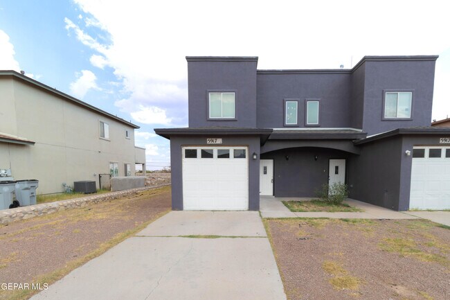 Building Photo - 5917 Cielo Del Rey Pl