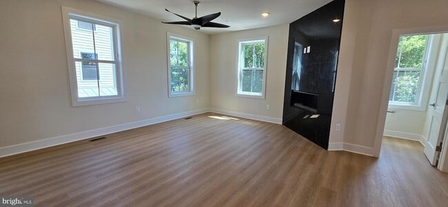 Building Photo - 8 Chapel Alley