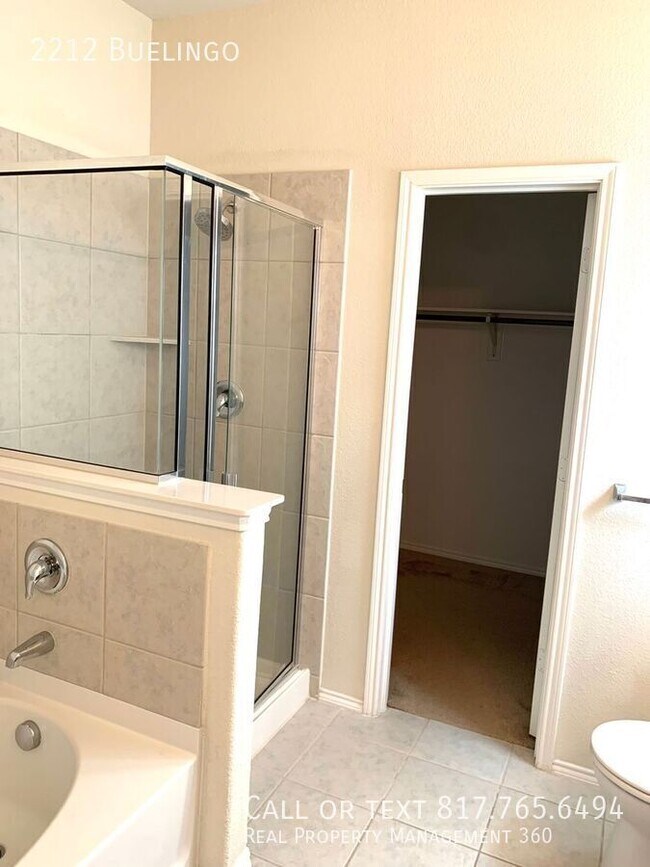 Building Photo - 2212 Buelingo-